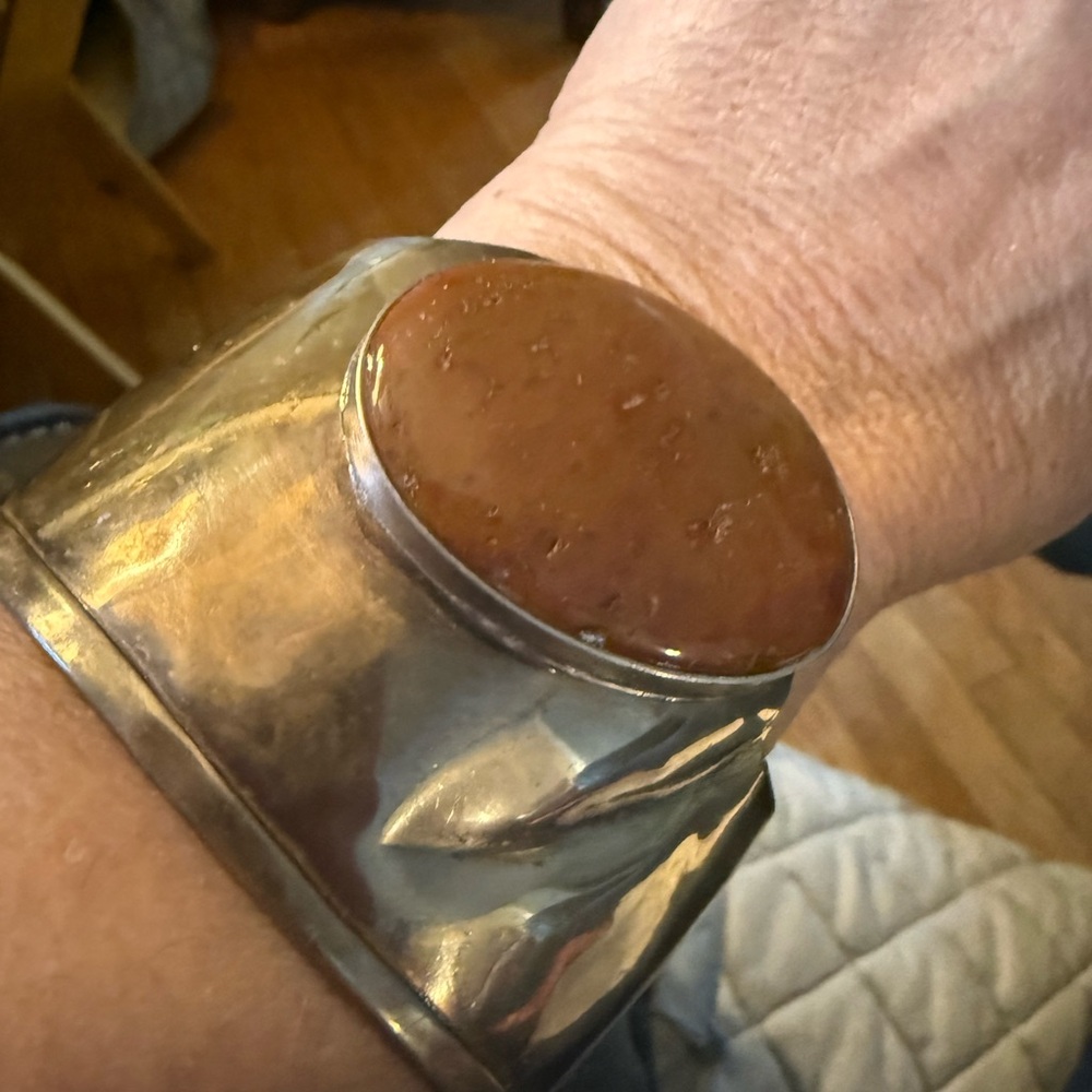 Brass cuff bracelet with brown agate stone - Picture 3 of 3